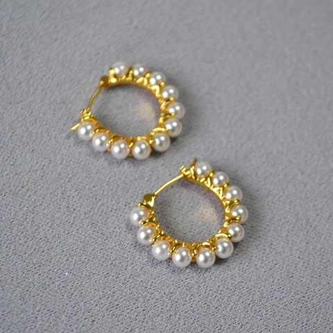 French Niche Design Elegant Gold Plated Brass Artificial Pearl Hoop Earrings For Women Delicate Versatile Commute Jewelry