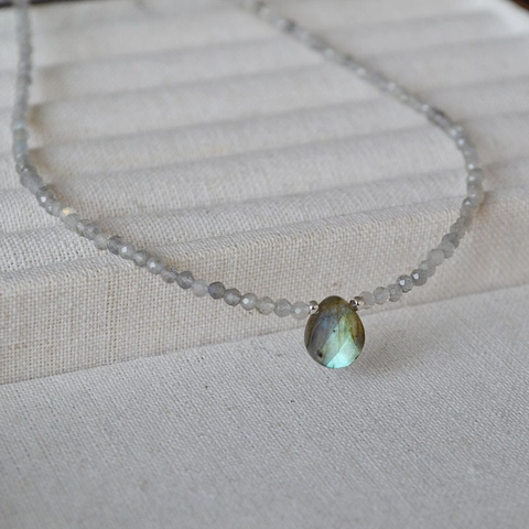 Collana Artigianale Vintage con Perline in Labradorite e Ciondolo a Goccia Donna Ametista Pietra Naturale Gioielli