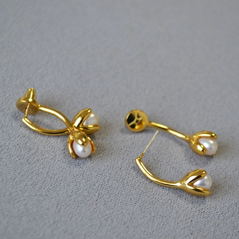 Orecchini Perla D'Acqua Dolce Bocciolo Di Tulipano Ottone Placcato Oro Con Perno In Argento 925 Eleganti Donna