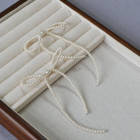 Pendientes Largos de Borla y Lazo de Perlas Artificiales Tejidos a Mano Con Poste de Plata de Ley 925 Joyería Elegante