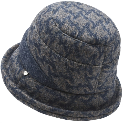 Women Vintage Jacquard Cloche Hat Polyester Adjustable Warm Basin Hat For Elderly Mothers With Metal Love Buckle Decoration