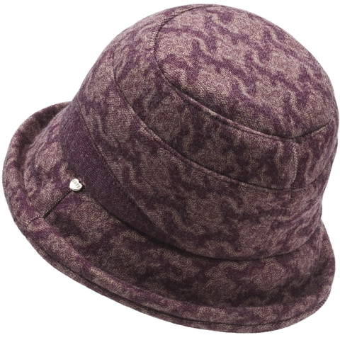 Women Vintage Jacquard Cloche Hat Polyester Adjustable Warm Basin Hat For Elderly Mothers With Metal Love Buckle Decoration
