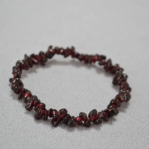 Vintage Rot Granat Naturstein Splitter Armband Für Damen Unregelmäßige Kristallsplitter Elastisch Handgefertigt Schmuck Geschenk