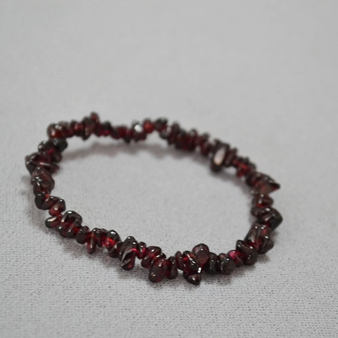 Vintage Rot Granat Naturstein Splitter Armband Für Damen Unregelmäßige Kristallsplitter Elastisch Handgefertigt Schmuck Geschenk