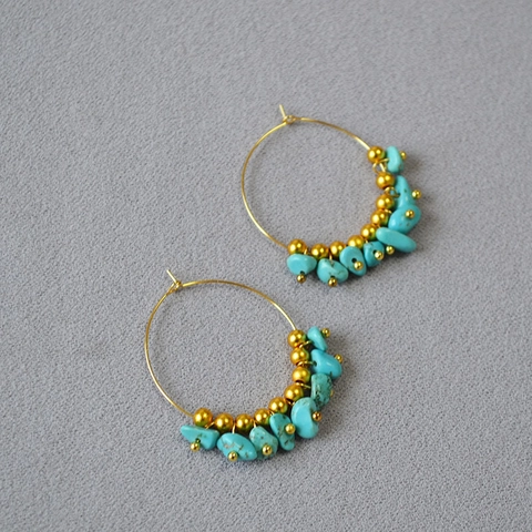 Pendientes de Aro Bohemios con Cuentas de Turquesa Sintética Irregulares para Mujer de Cobre Chapado en Oro Redondos Vintage Étnicos