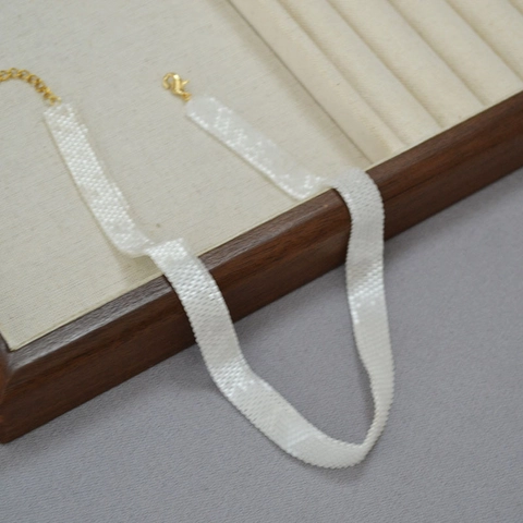 Elegante Girocollo in Perline Bianche Intrecciate a Mano per Donna Catena a Nastro Minimalista Regolabile Regalo Gioielli
