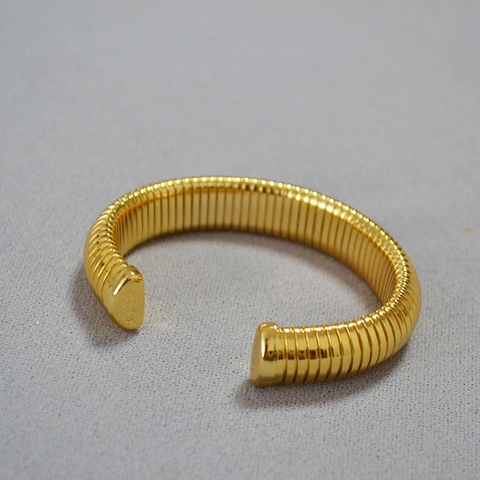Minimalistisch Messing Vergoldet Tubogas Spirale Gerippt Offene Manschette Armband Für Damen Verstellbar Metall Schmuck