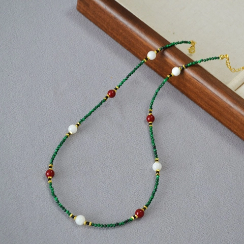 New Chinese Style Retro Synthetic Malachite Beaded Necklace For Women Elegant Red White Shell Bead Copper Choker Jewelry Gift