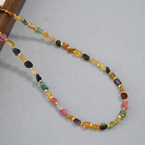Set Collana e Bracciale in Pietra Irregolare Tormalina Multicolore Fatta a Mano con Distanziatori in Rame Placcato Oro Boho