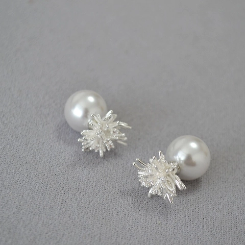 Eleganti Orecchini a Bottone con Fiori di Soffione per Donna Design di Nicchia in Rame con Zirconia Intarsiata e Perno in Argento