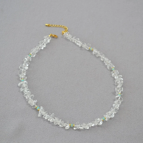 Collana e Bracciale da Donna con Perline di Cristallo Bianco Irregolare Pietra Naturale Rame Placcato Oro Gioielli Boho Minimalisti