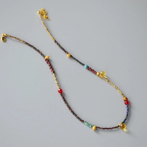 Collana con Pendente a Goccia d'Acqua in Perline Bohémien Fatta a Mano Retrò Catena a Girocollo in Perle di Vetro Colorate