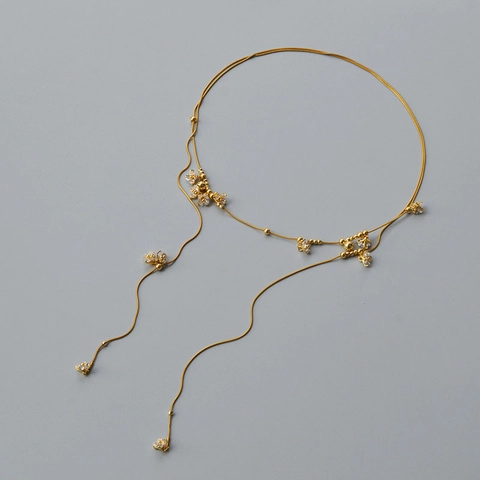 Elegante Collana Lunga con Fiori in Zirconia Francese Catena a Serpente in Rame Placcato Oro Doppio Strato Gioielli Donna