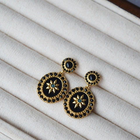 French Retro Star Flower Oval Pendant Earrings Gold Plated Copper Black Enamel Rhinestone Baroque Style Women Fashion Jewelry Accessory
