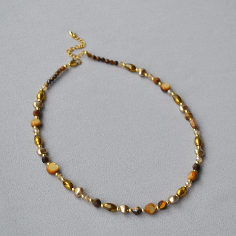 Vintage Tiger Eye Stone Shell Beaded Necklace For Women Maillard Style Gold Plated Copper Pearl Pendant Necklace Artistic Jewelry