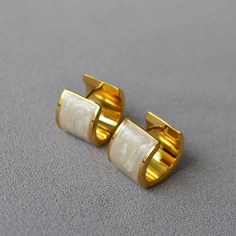 Orecchini a Cerchio in Rame Placcato Oro Smalto Bianco per Donna Minimalista Geometrica Huggie Orecchini di Lusso Gioielli Accessori