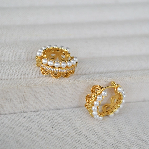 Pendientes de Aro de Corona de Encaje Calado Estilo Palacio Francés con Perla Artificial y Diamante de Imitación Incrustado