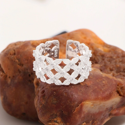 Retro S925 Sterling Silver Hollow Lattice Open Ring For Women Rhinestone Wide Band Adjustable Fashion Jewelry