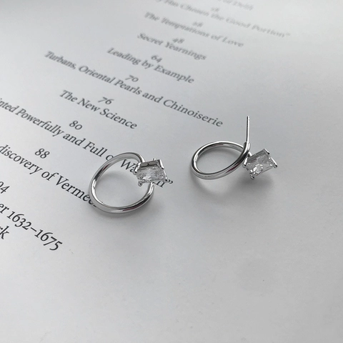 925 Sterling Silver Rhinestone Stud Earrings For Women Simple Light Luxury Geometric Streamline Design Jewelry Accessories