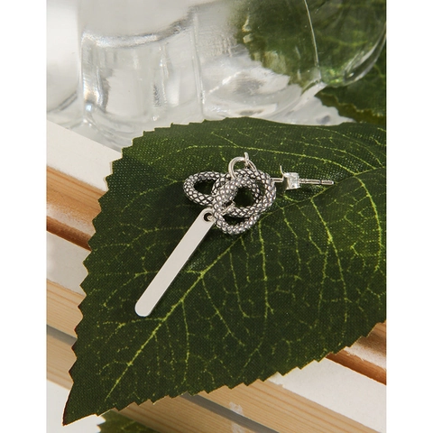 S925 Sterling Silver Snake Pattern Twisted Interlocking Rings Vertical Bar Stud Earring Single Piece Vintage Women Jewelry
