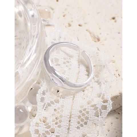 Minimalist 925 Sterling Silver Irregular Wavy Open Ring For Women Niche Design Liquid Metal Texture Adjustable Finger Ring