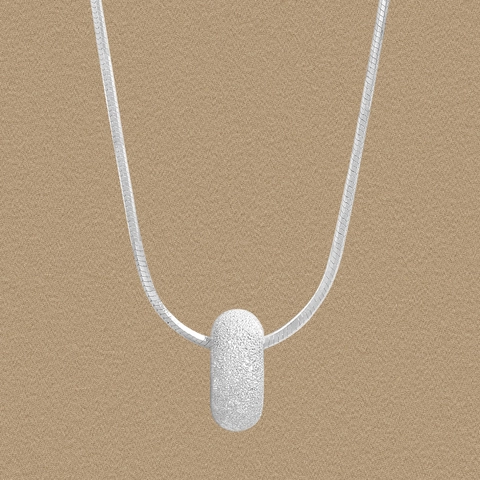 Collana Minimalista con Ciondolo a Ciambella in Argento Sterling 925 per Donna Design Opaco Catena a Osso di Serpente Gioielli