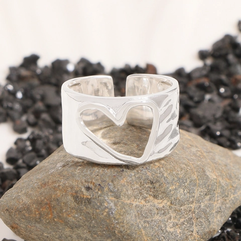 S925 Argento Sterling Irregolare Cuore Traforato Anello Aperto per Donna Minimalista Regolabile Fascia Larga Texture Martellata Anello Dito