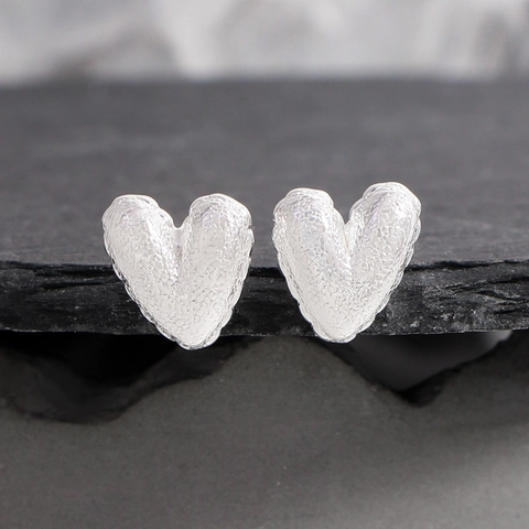 Pendientes de Botón de Corazón de Plata de Ley S925 Para Mujer Pendientes de Forma de Corazón Martillados Minimalistas Joyería