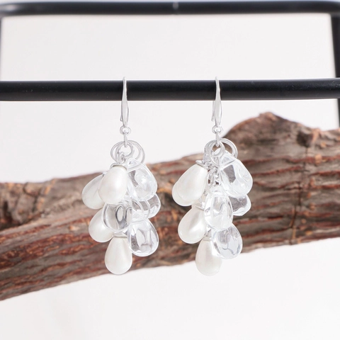 Orecchini a Goccia Grappolo d'Uva in Argento Sterling S925 Eleganti Orecchini a Lobo con Nappe e Perle Artificiali Design di Nicchia Gioielli Donna