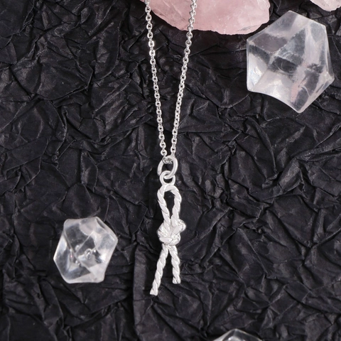 Collier Pendentif Nœud Torsadé en Argent Sterling 925 pour Femme Style Coréen Minimaliste Bijoux de Chaîne de Pull en Argent