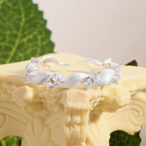 925 Sterlingsilber Gedrehte Welle Zirkonia Offener Ring Für Damen Gebürstet Matt Verstellbar Mode Luxus Fingerschmuck