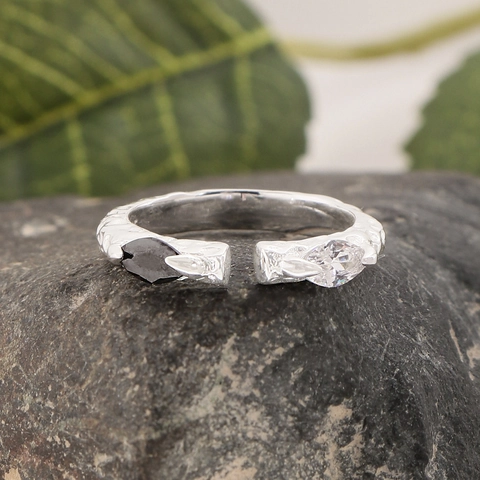 925 Sterlingsilber Ring Nischendesign Gehämmerte Schlangenhaut Textur Schwarz Weiß Zirkonia Offener Verstellbarer Fingerring Damen