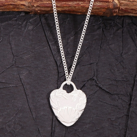 Collar con Colgante de Corazón de Plata de Ley 925 Vintage para Mujer Patrón de Hoja de Concha en Relieve Diseño de Nicho