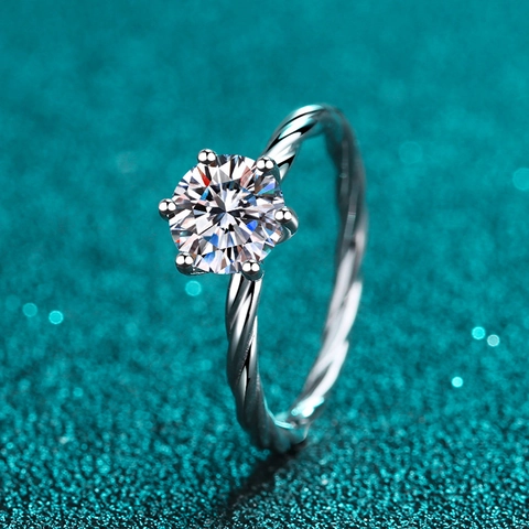 925 Sterlingsilber Moissanit Ring Für Damen Rundschliff Solitär Gedrehtes Band Sechs-Klauen-Fassung Mode Schmuck Ring