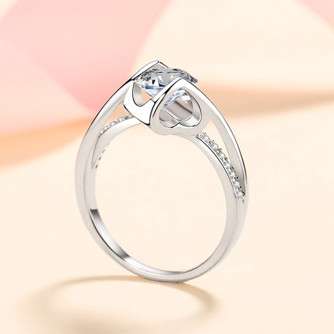 Anello in Argento Sterling 925 con Moissanite Donna Taglio Brillante Rotondo Bacio d'Angelo Fascia Intrecciata Gioielli