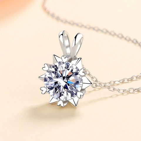 Collana Moissanite a Cuore in Argento Sterling 925 per Donna Ciondolo Stella Esagramma in Zirconia Taglio Rotondo Gioielli Eleganti