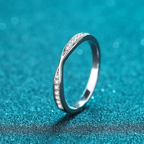 Anello in Argento Sterling S925 per Donna Minimalista Incrociato a Forma di V Wishbone Pavé Moissanite Gioielli Eleganti