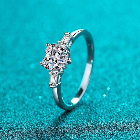 Lussuoso Anello in Argento Sterling 925 con Moissanite a Cuore Elegante Anello di Fidanzamento per Donna Gioielli Romantici