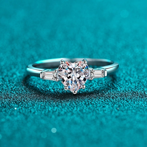 Lussuoso Anello in Argento Sterling 925 con Moissanite a Cuore Elegante Anello di Fidanzamento per Donna Gioielli Romantici