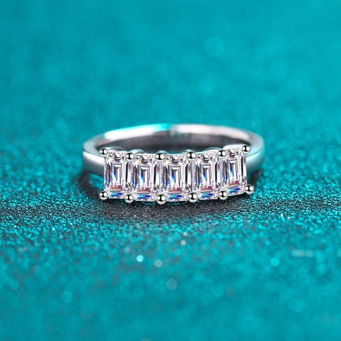Anello in Argento Sterling S925 Con Moissanite Taglio Smeraldo per Donna Rettangolare a Cinque Pietre Fidanzamento Matrimonio Vintage