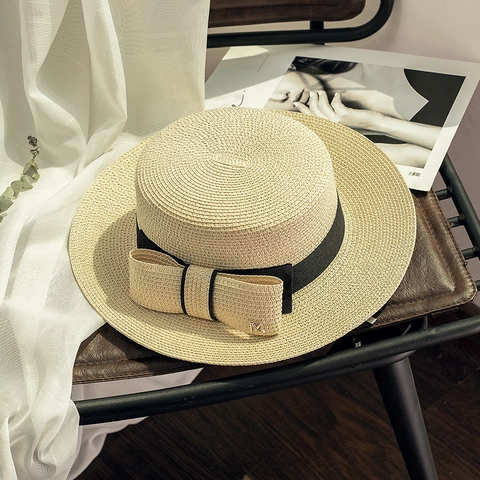 Elegant Women Straw Boater Hat Wide Brim Sun Hat With Ribbon Bow Metal Letter Decoration For Beach Travel Summer Fashion Headwear