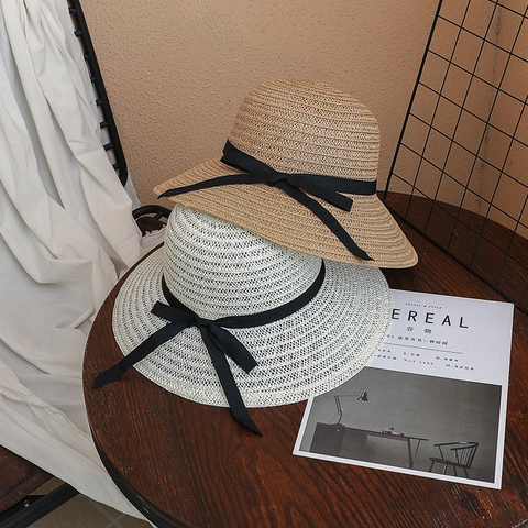 Women Sun Protection Paper Straw Hat Elegant Large Wavy Brim Bucket Hat With Black Bow Ribbon For Summer Beach Vacation