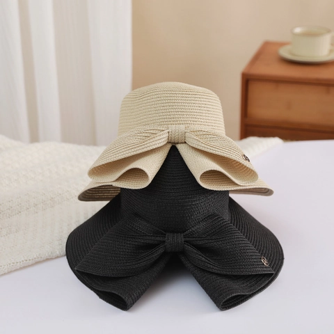 Women Summer Woven Paper Straw Sun Hat With Large Bow Knot And Metal M Decoration Wide Brim Beach Panama Basin Hat