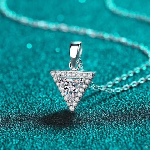Collar con Colgante de Plata de Ley 925 Moissanita para Mujer Collar de Halo Geométrico de Triángulo de Circonia Regalo Joyería