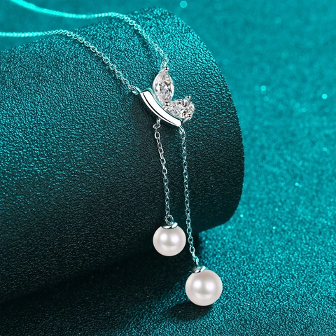 Collana con Pendente a Farfalla in Argento Sterling 925 Moissanite Perla d'Acqua Dolce Elegante Girocollo Doppia Nappa Donna