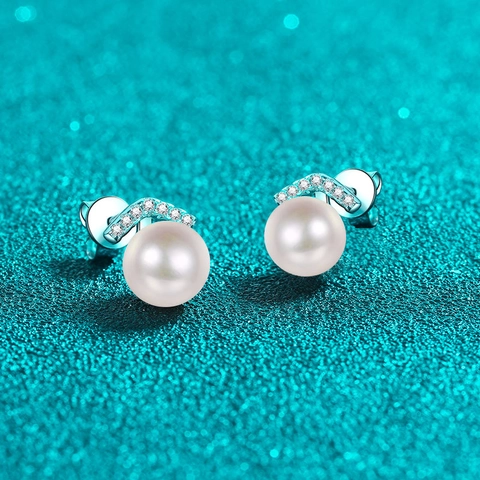 Orecchini a Bottone in Argento Sterling 925 con Perla d'Acqua Dolce e Moissanite Design a V Minimalisti Eleganti per Donna