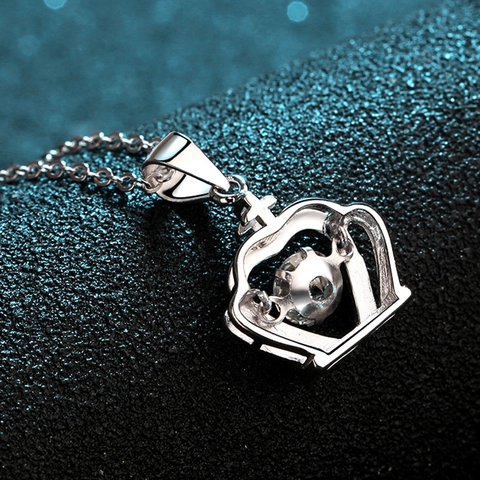 925 Sterling Silver Crown Heart Moissanite Pendant Necklace For Women Dancing Stone Clavicle Chain Fashion Jewelry Accessory
