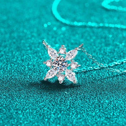 925 Sterling Silver Snowflake Pendant Necklace For Women Round Marquise Cut Moissanite Zirconia Light Luxury Jewelry Gift