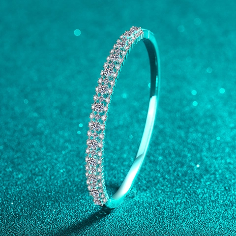 Luxury 925 Sterling Silver Full Pavé Moissanite Bangle For Women Elegant Gypsy Star Design High End Bracelet Jewelry Gift