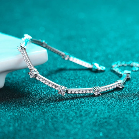 925 Sterling Silver Moissanite Bracelet For Women 1.67 Carat Sparkle Gemstone Inlaid Adjustable Chain Elegant Jewelry Gift